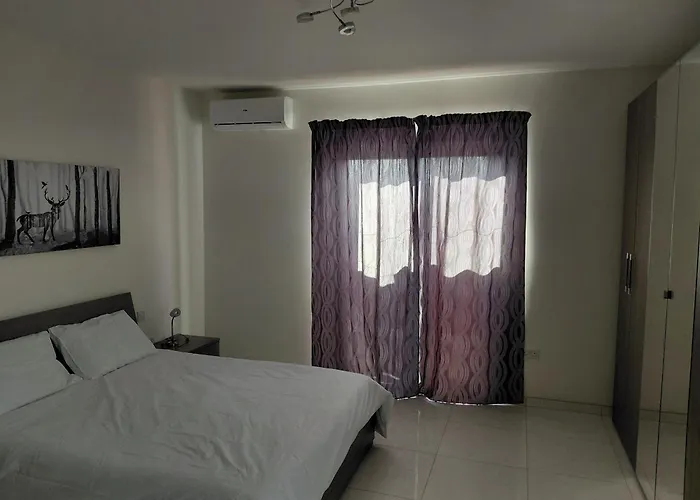 アパート Cozy Penthouse Santa Venera